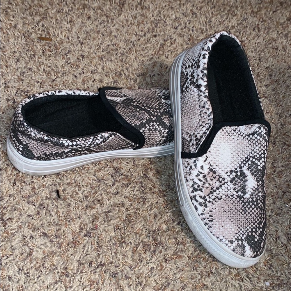 Snake skin slip on